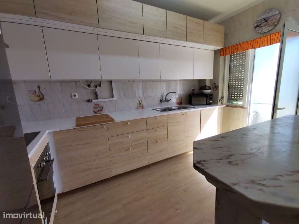 Apartamento T4 transformado em T3, 1º andar, remodelado - Feijo **O... - Grande imagem: 5/36