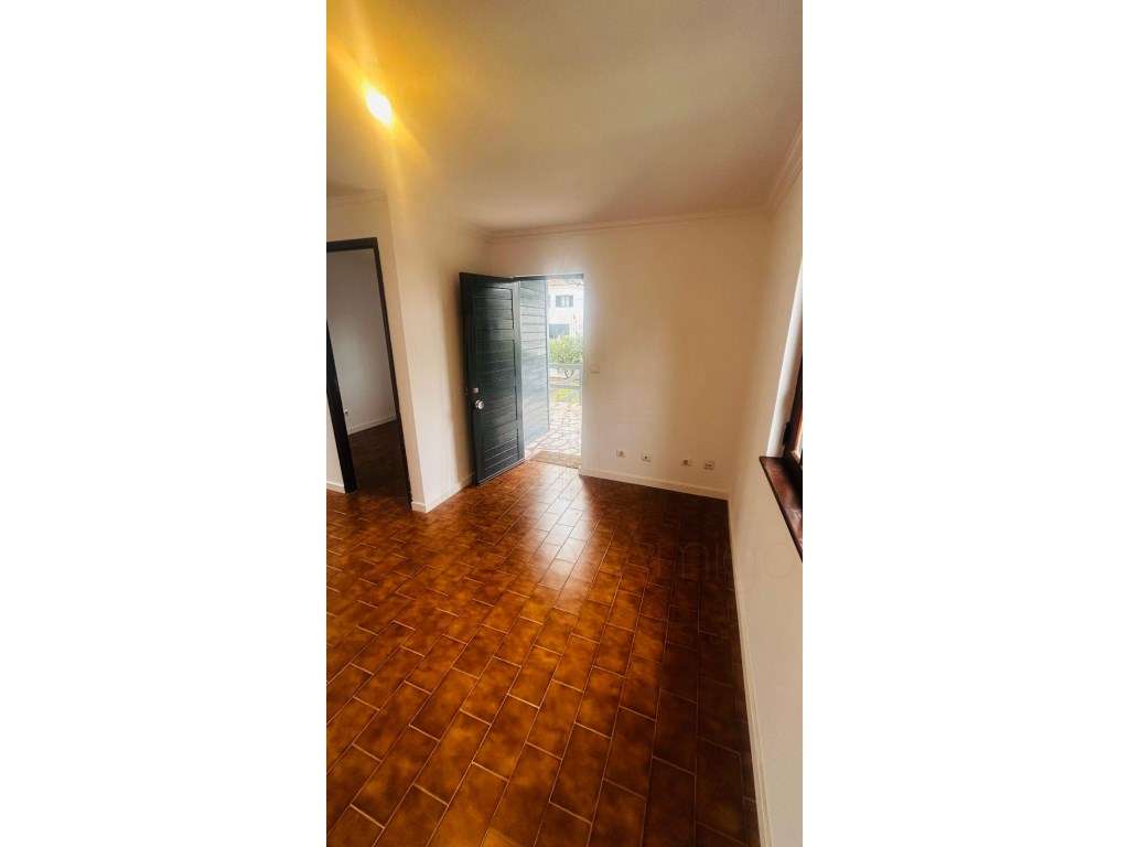 Moradia Isolada T3 em lote de 667m2 em Lagoa de Albufeira, Sesimbra-20