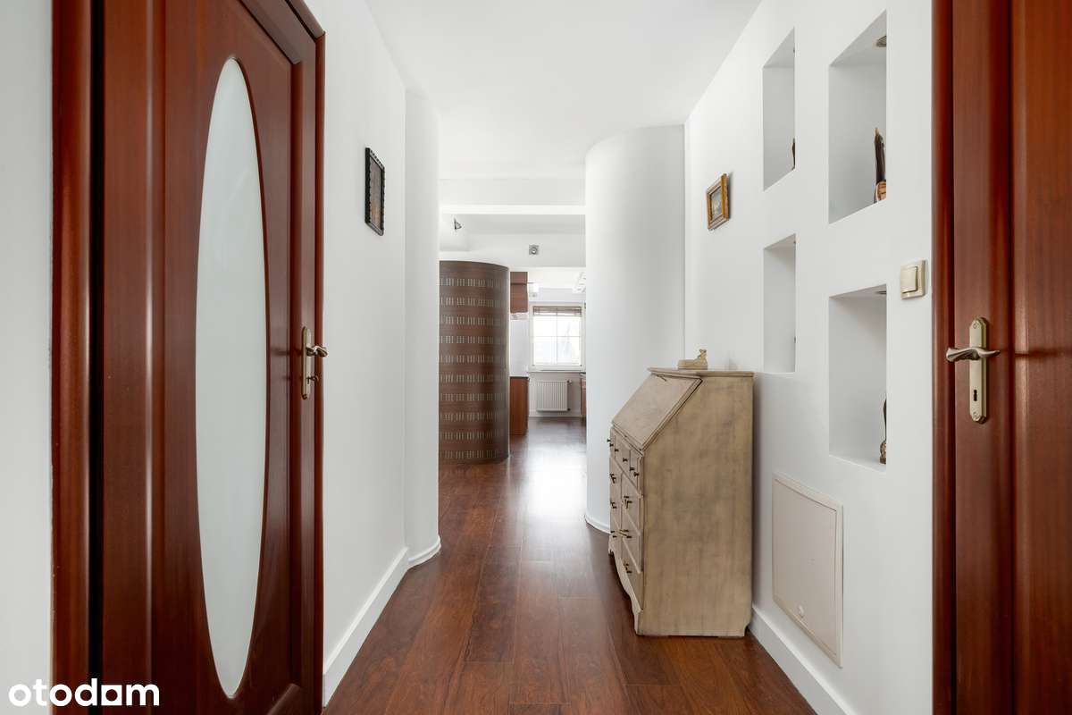 Apartament w świetnej lokalizacji, blisko Centrum, 3/4 pokoje .-15