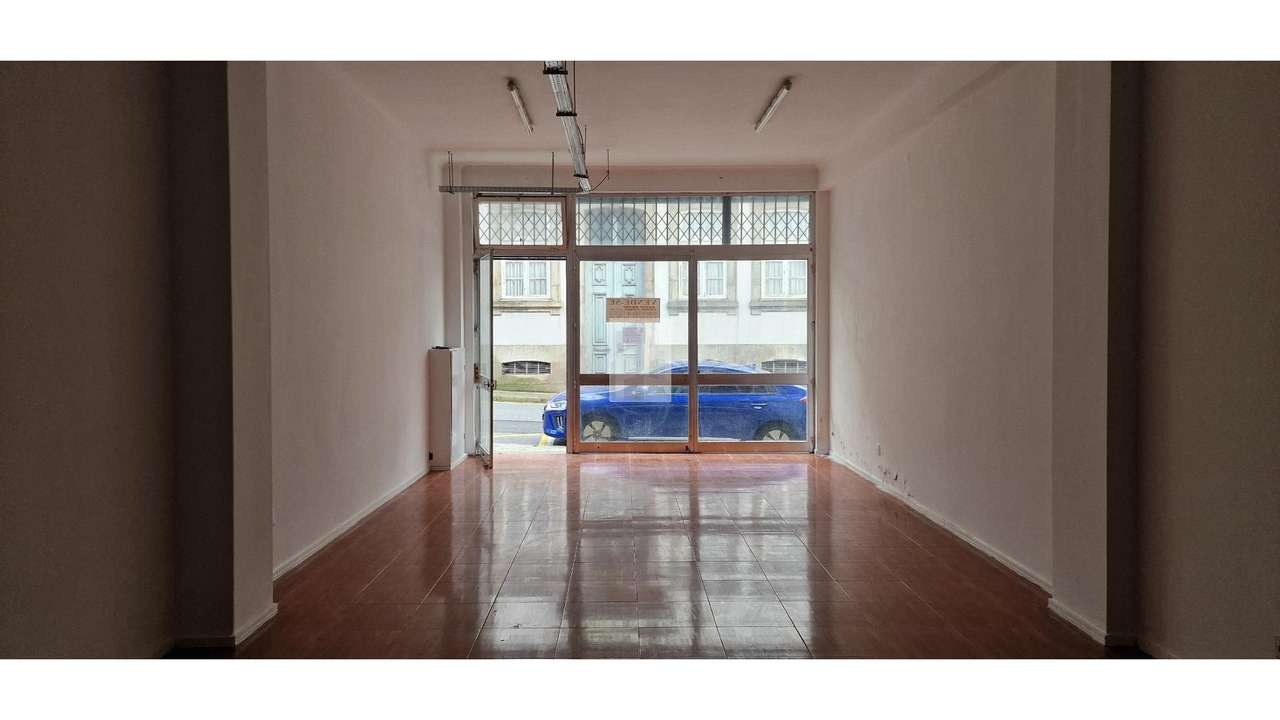 Loja - R. D. João IV-10