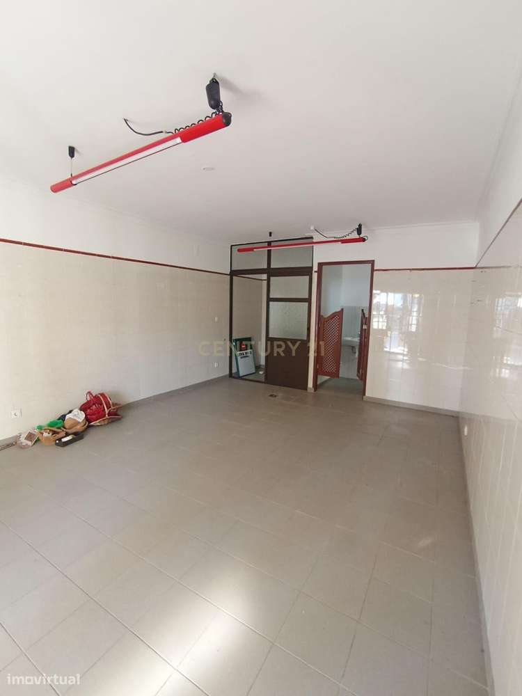 Loja nas Corunheiras - Grande imagem: 5/9