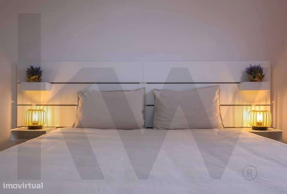 Moradia T5 com Licenciamento de Alojamento Local no Centro de Ponta De-15