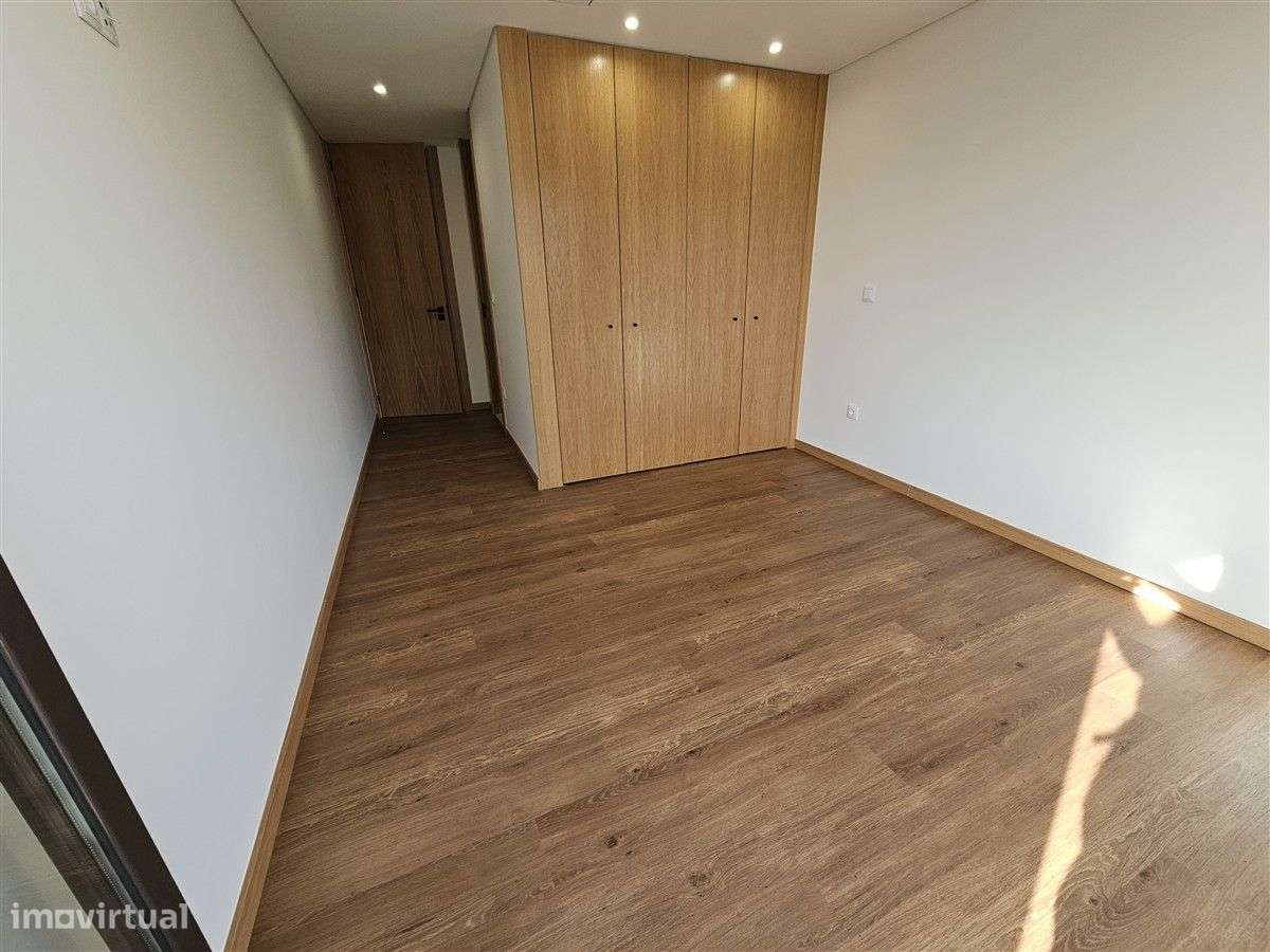 Moradia T2 Nova-2ª linha de Mar-Aver-o-Mar-Póvoa de Varzim-7