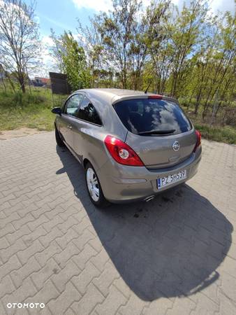 Opel Corsa 1.4 16V Satellite - 4