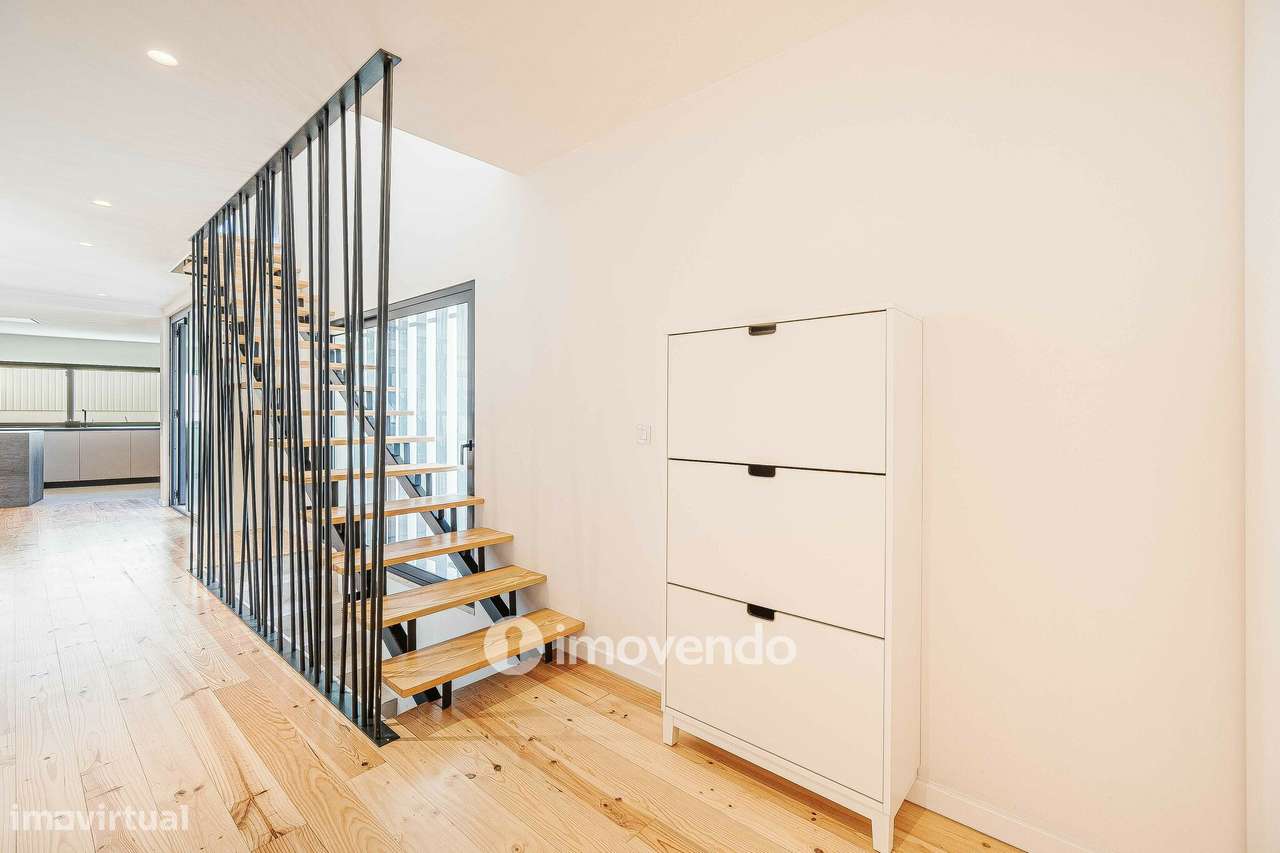 Moradia T2+1 exclusiva e nova, com vista Rio, no Bairro Madre de Deus - Grande imagem: 4/57