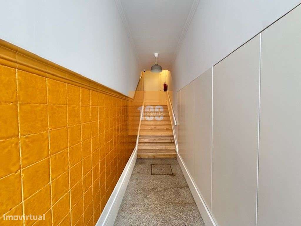 T0+1 na Rua Passos Manuel - Grande imagem: 2/18