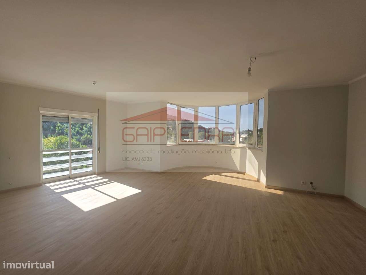 Apartamento T1 com 74 m2 totalmente restaurado Multiusos Alcobaça-6