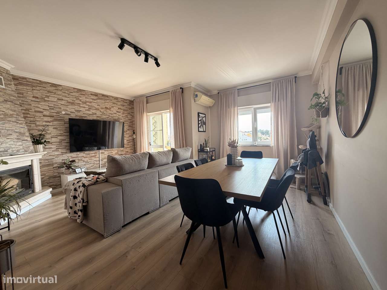 Apartamento T3 com Varanda - Quinta do Conde - 300.000€-0