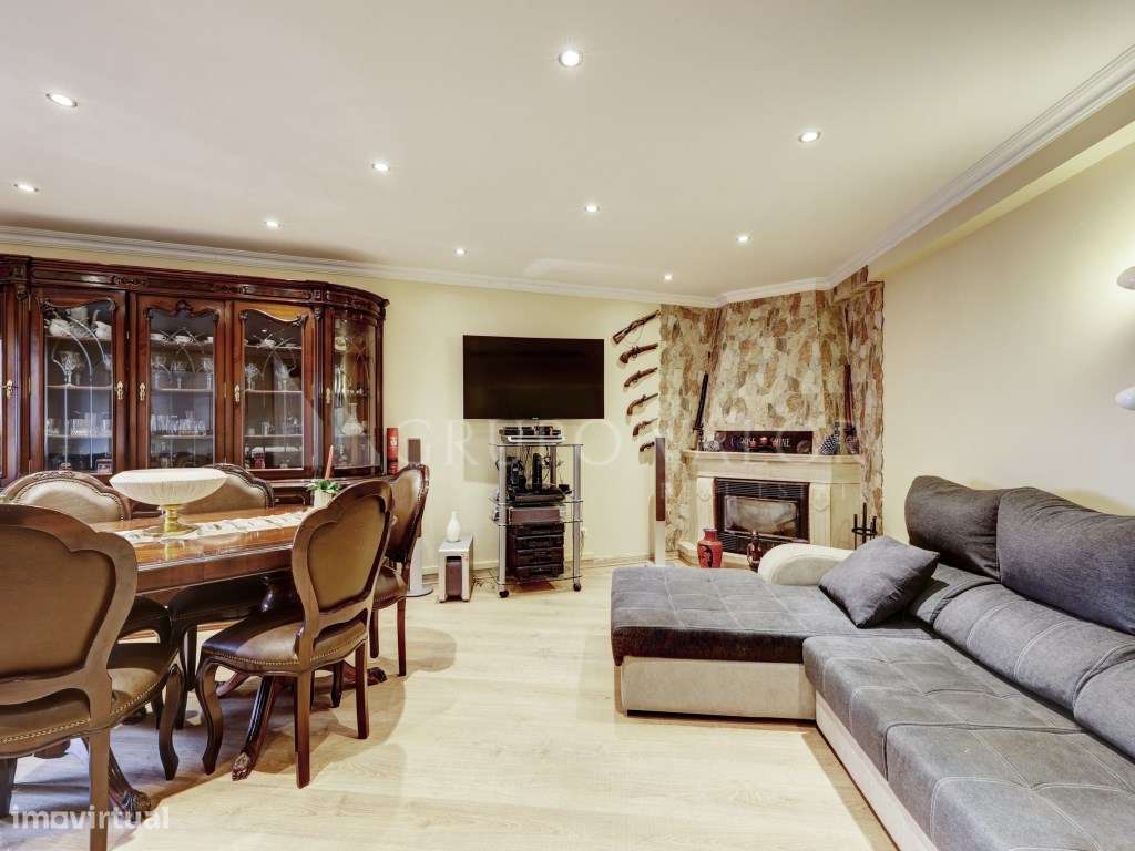 Apartamento T2 com Arrecadação, em Rio de Mouro - Grande imagem: 2/26