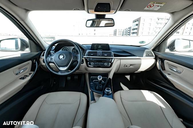 BMW Seria 3 316d Touring - 13