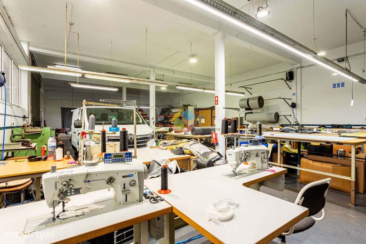 Armazém na Zona Industrial de São João de Vêr-18