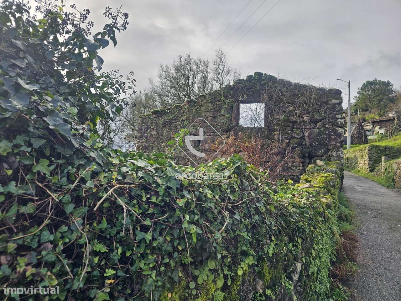 Propriedade para restauro - Loureda - Arcos de Valdevez-14