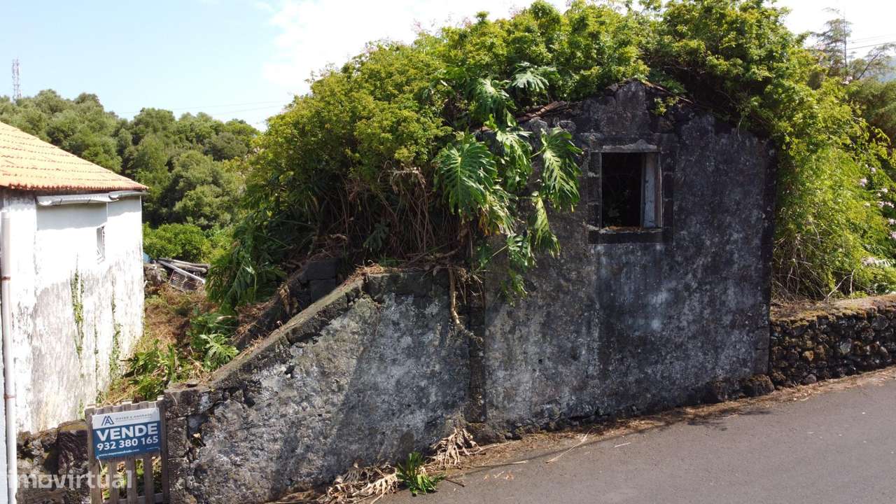Ruina para reconstrução em Sao Roque do Pico-16