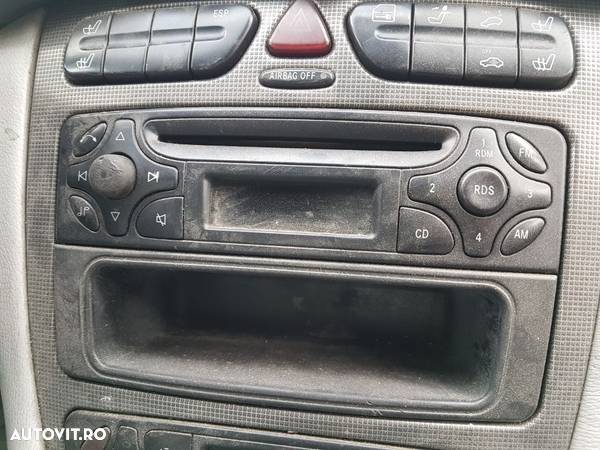 Radio CD Player Mercedes Benz Clasa C W203 2001 - 2007 - 2