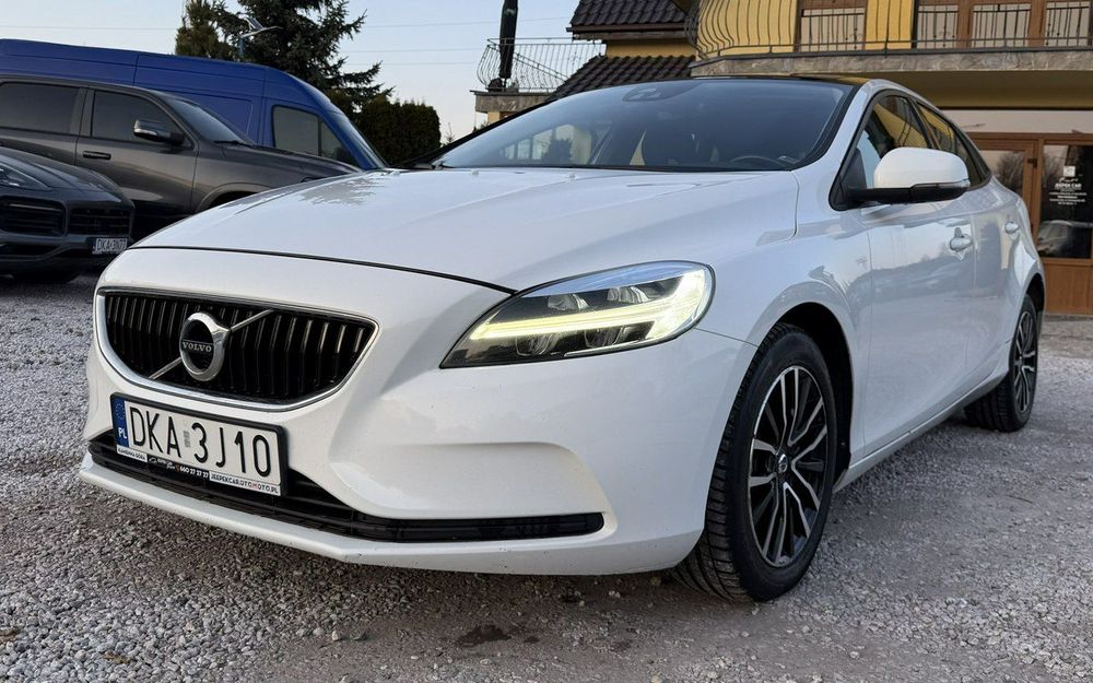 Volvo V40 II 2018