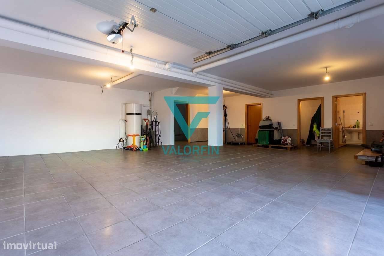 Moradia T4 c/ Logradouro e Garagem - Marrazes  - Leiria-22