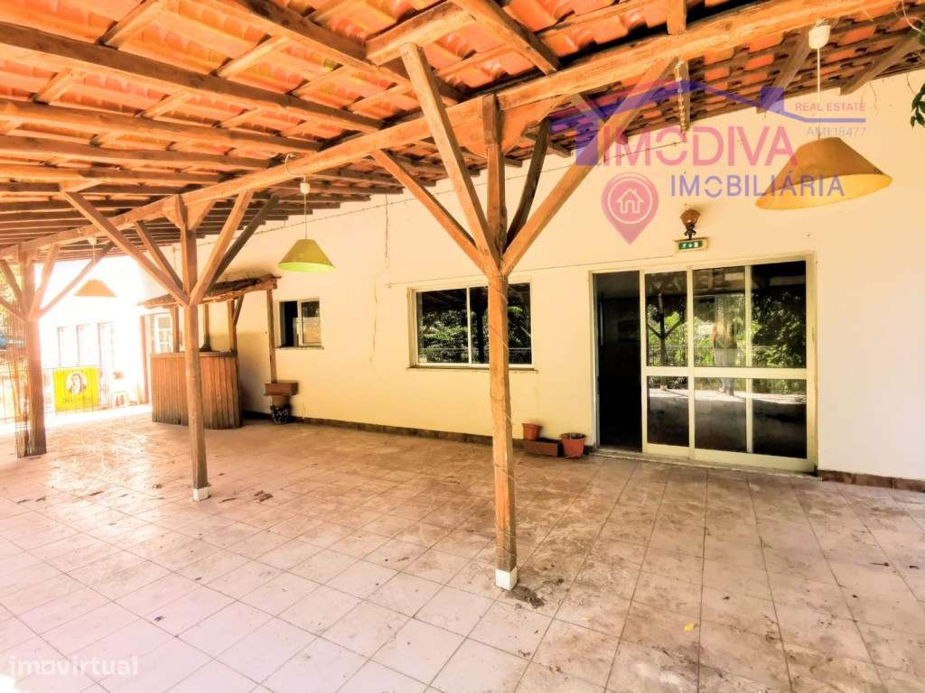 Restaurante com esplanada e vista para a ribeira em Ribeira de Alge - Grande imagem: 4/43