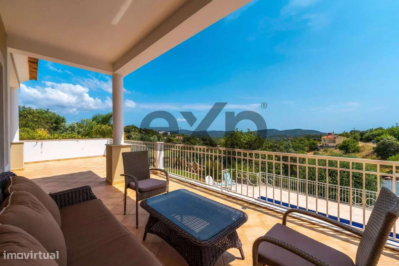 Moradia V4 com vistas desafogadas e piscina em São Brás de Alportel, A - Grande imagem: 4/60