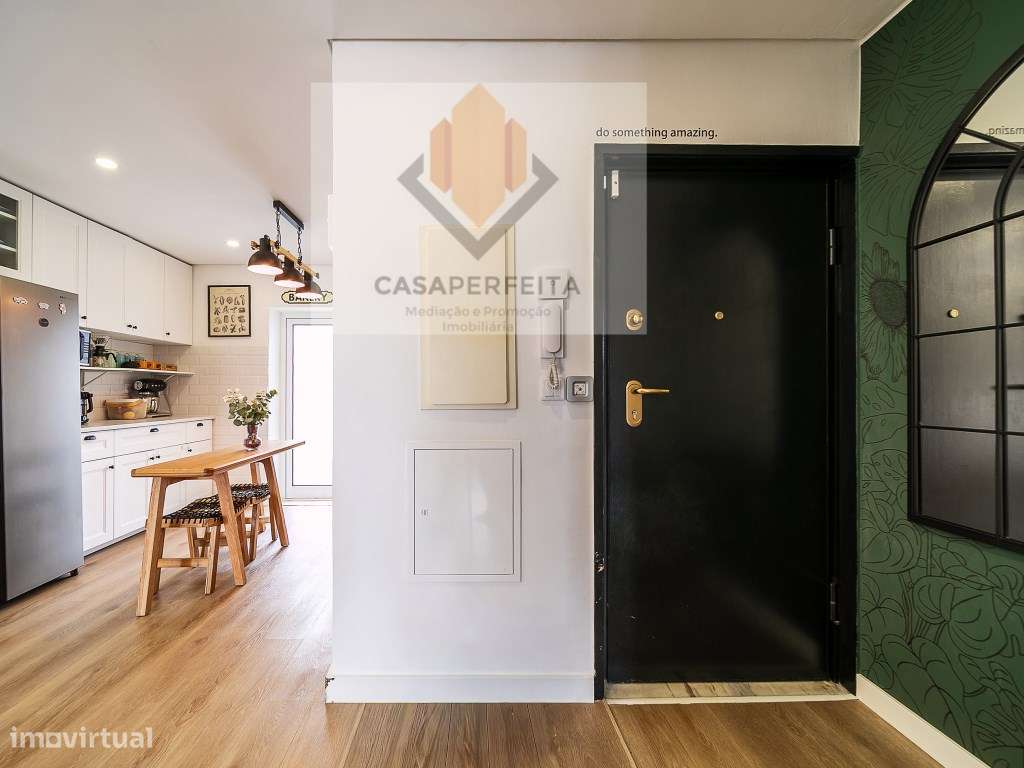 Apartamento T3 Renovado com Varandas, Lugar Garagem e Arrumo - Cent...-24