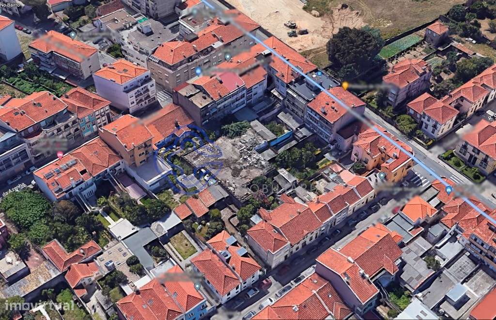 Prédio misto de três pisos no Porto - Grande imagem: 4/26