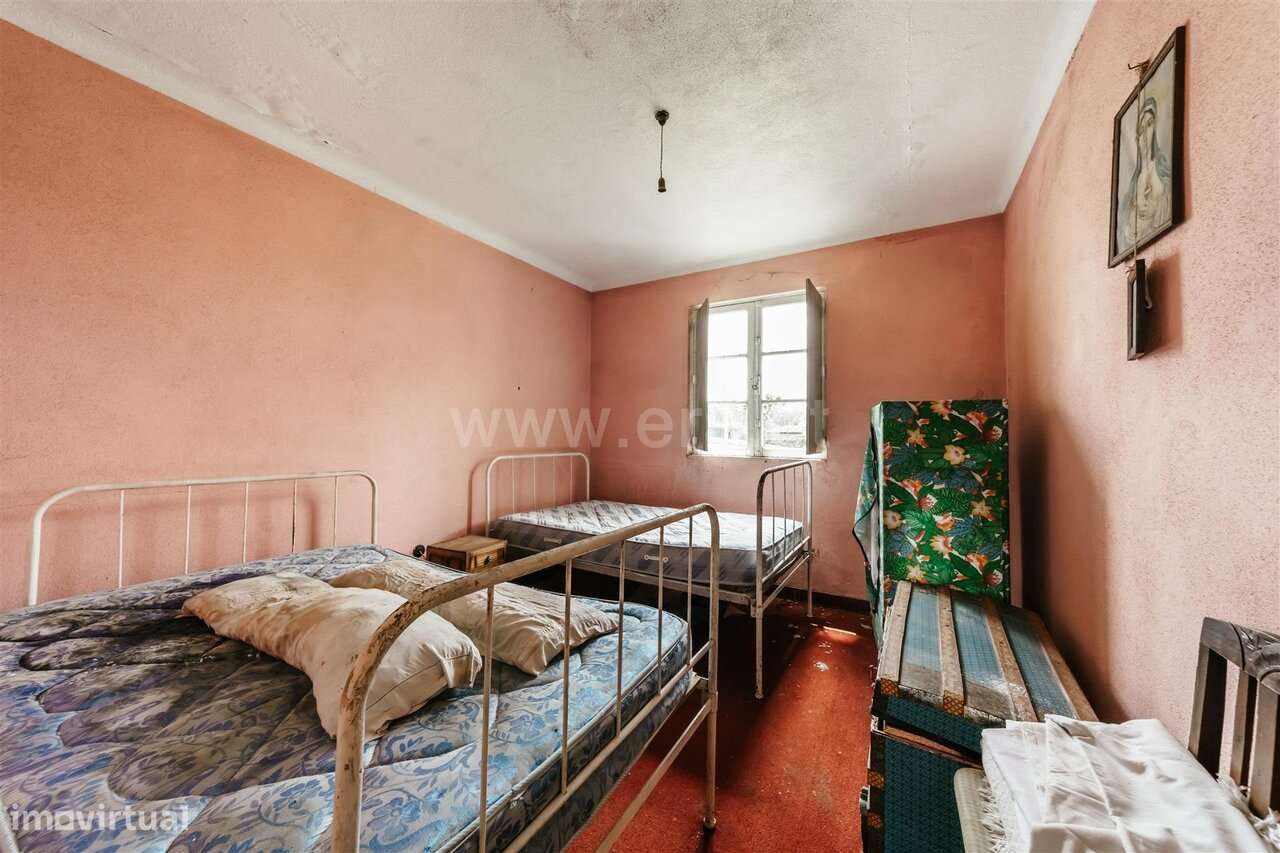 Moradia Geminada T4 / Covilhã, Ourondo-8
