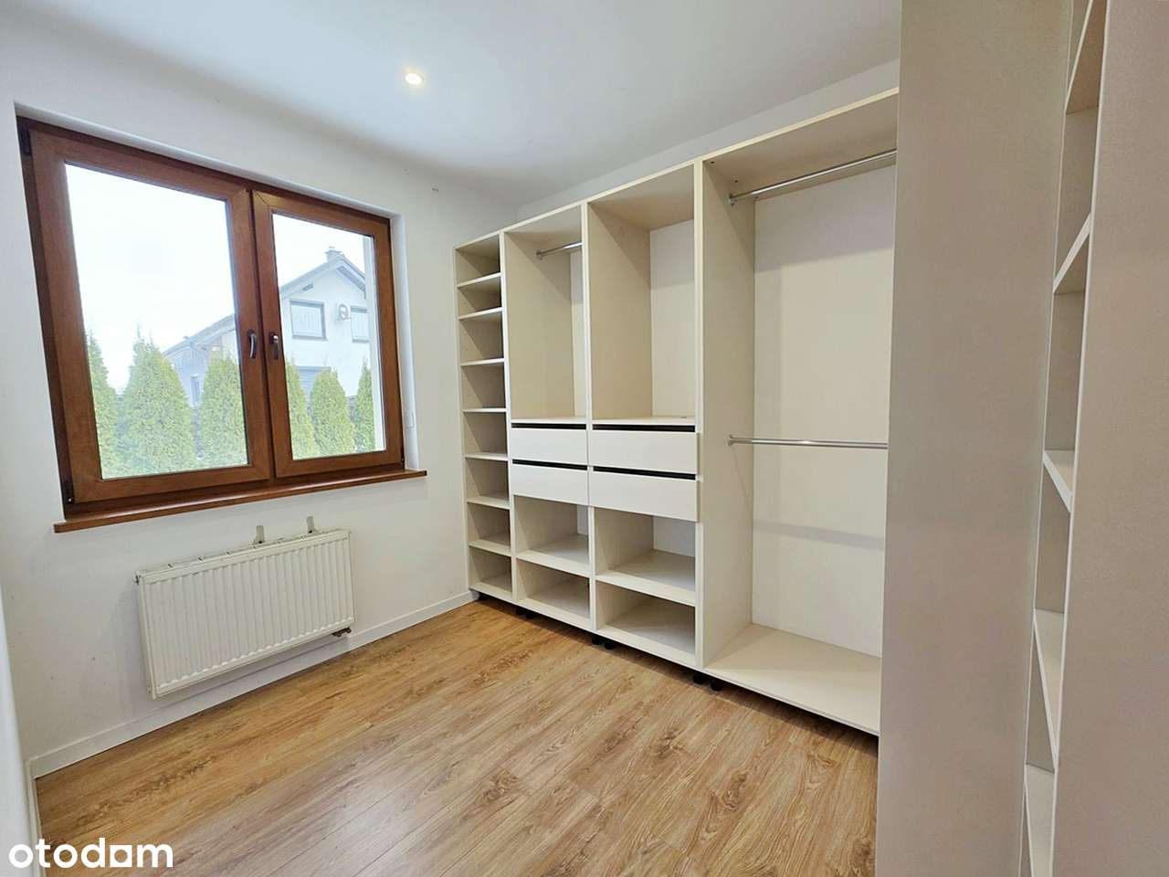 Nowoczesny, parterowy z poddaszem użytkowym, garaż dwustanowiskowy.-6