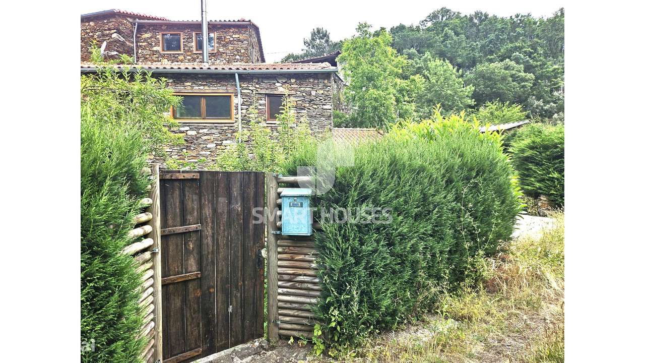 Moradia T3 Caratão c/ terreno junto rio-40