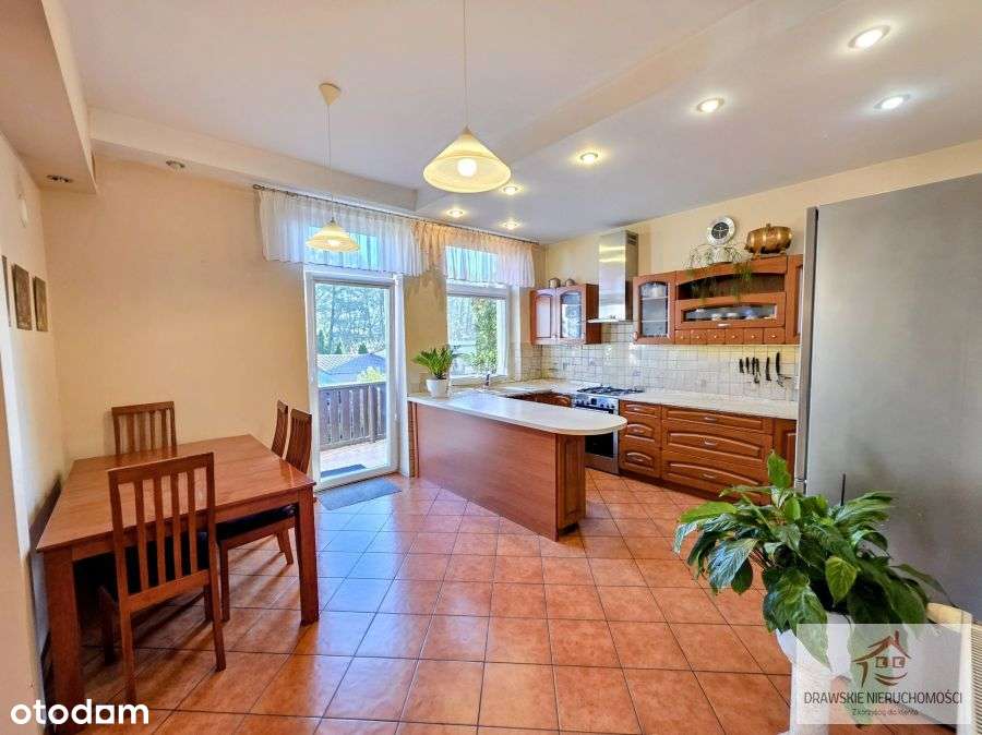 Budynek mieszkalno-usługowy w Drawsku Pom.-4