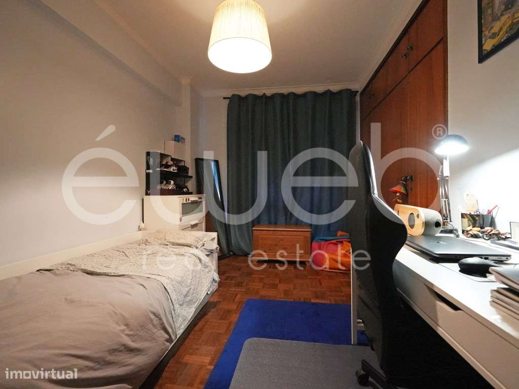 Apartamento T3 com varanda, Luísa Todi-21