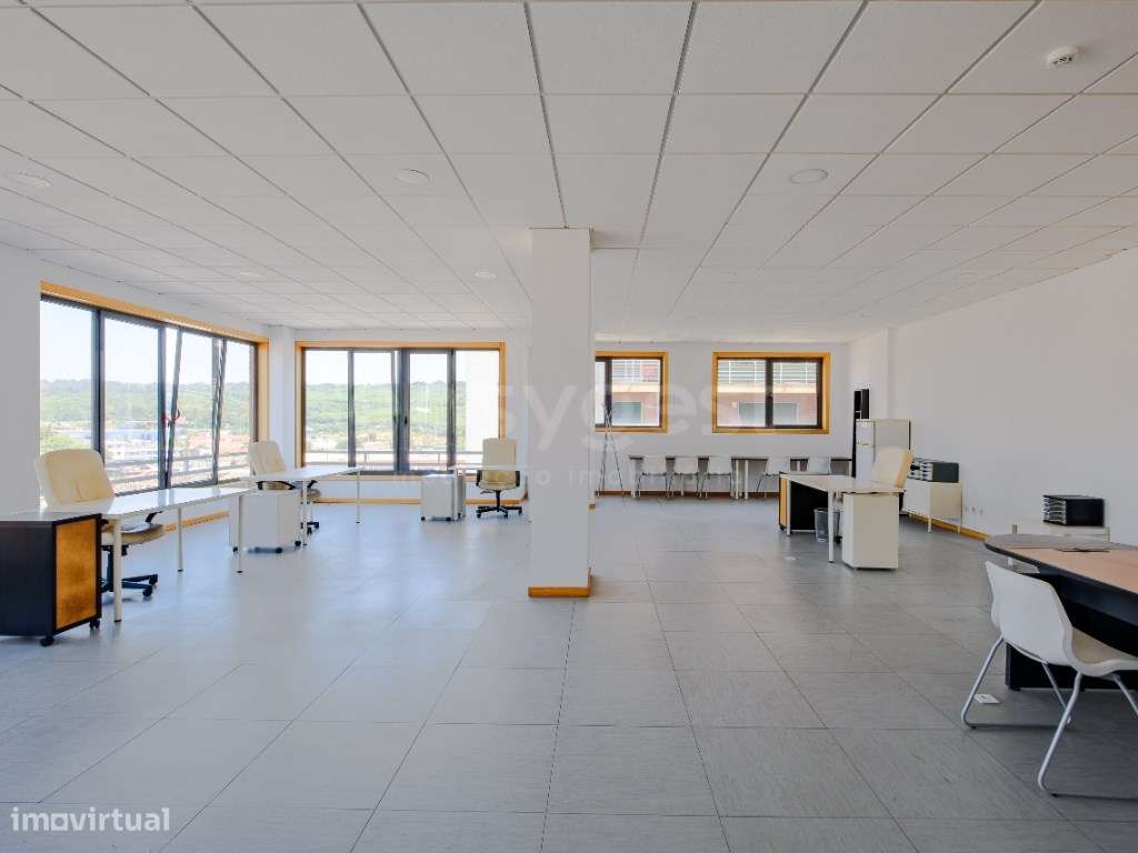 Escritório de 183 m2 com 4 estacionamentos em Carnaxide - Grande imagem: 5/32