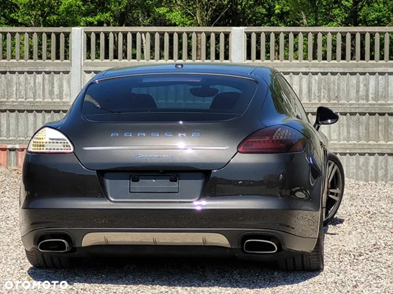 Porsche Panamera 4 PDK Platinum Edition - 10