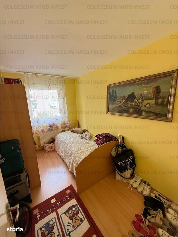 Apartament cu 3 camere, decomandat - zona Astra-3