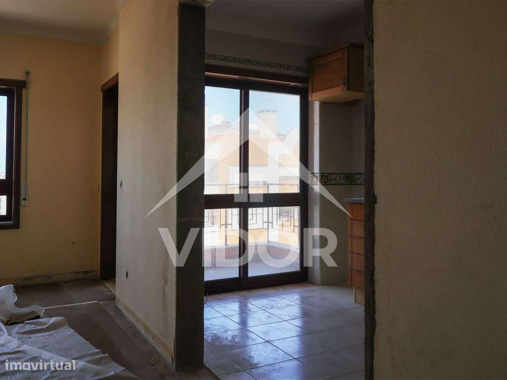 T3 no 8º andar com Parqueamento e Arrecadação - Grande imagem: 2/18