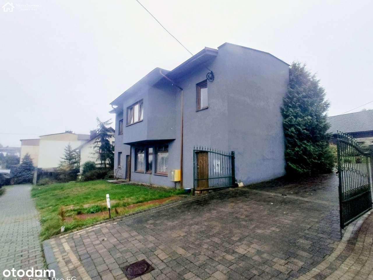 Dom -  idealny zarówno do zamieszkania, jak i prow-2