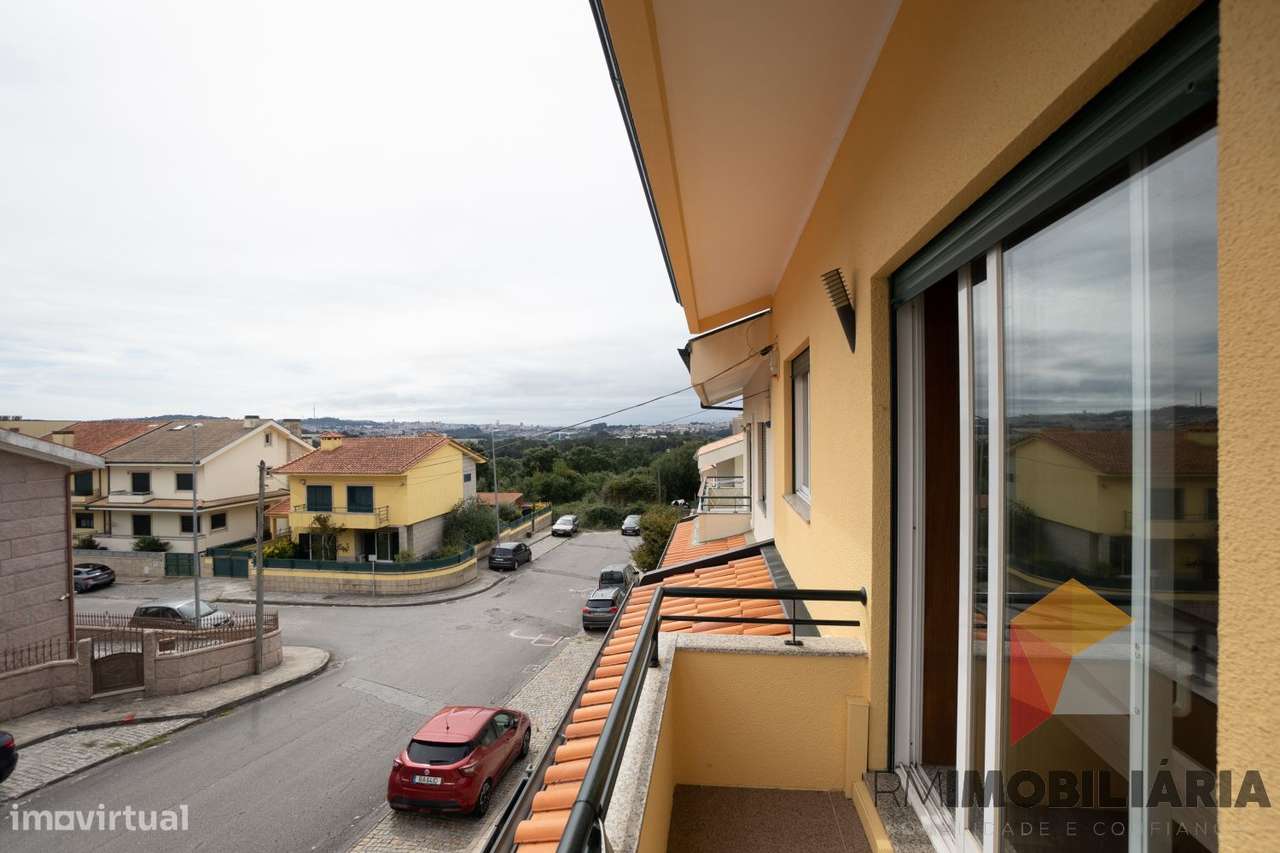 Moradia T4 em Fânzeres-33