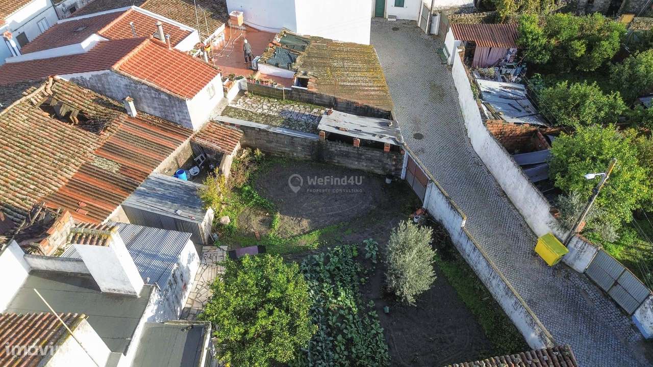 Moradia T3 habitável c/ Quintal e Enorme Potencial de Transformação –-51