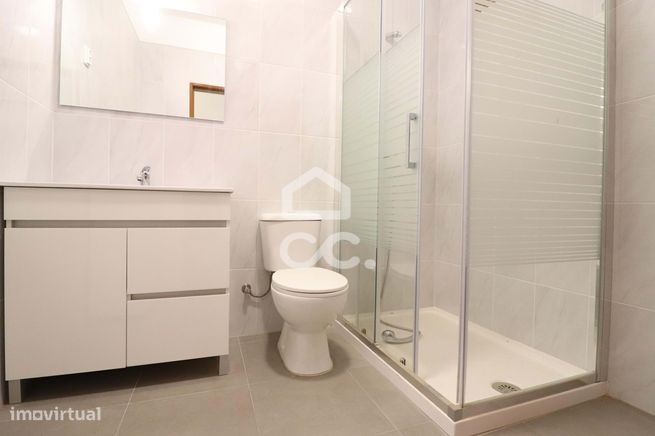 Apartamento T3 com sótão e cozinha equipada no centro do Avelar.-2