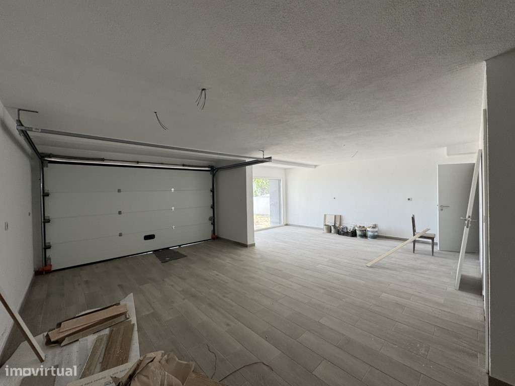 Moradia V3 em São João da Talha.-16