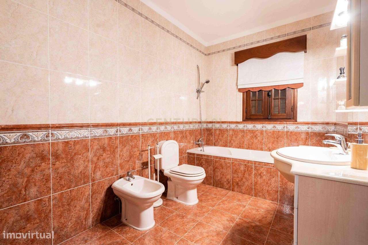 Vende-se Moradia T4 na Póvoa da Abraveia – Vila Nova de Poiares-8