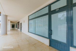 Espaço comercial na prestigiada urbanização do Alto Dos Moinhos - Grande imagem: 2/12