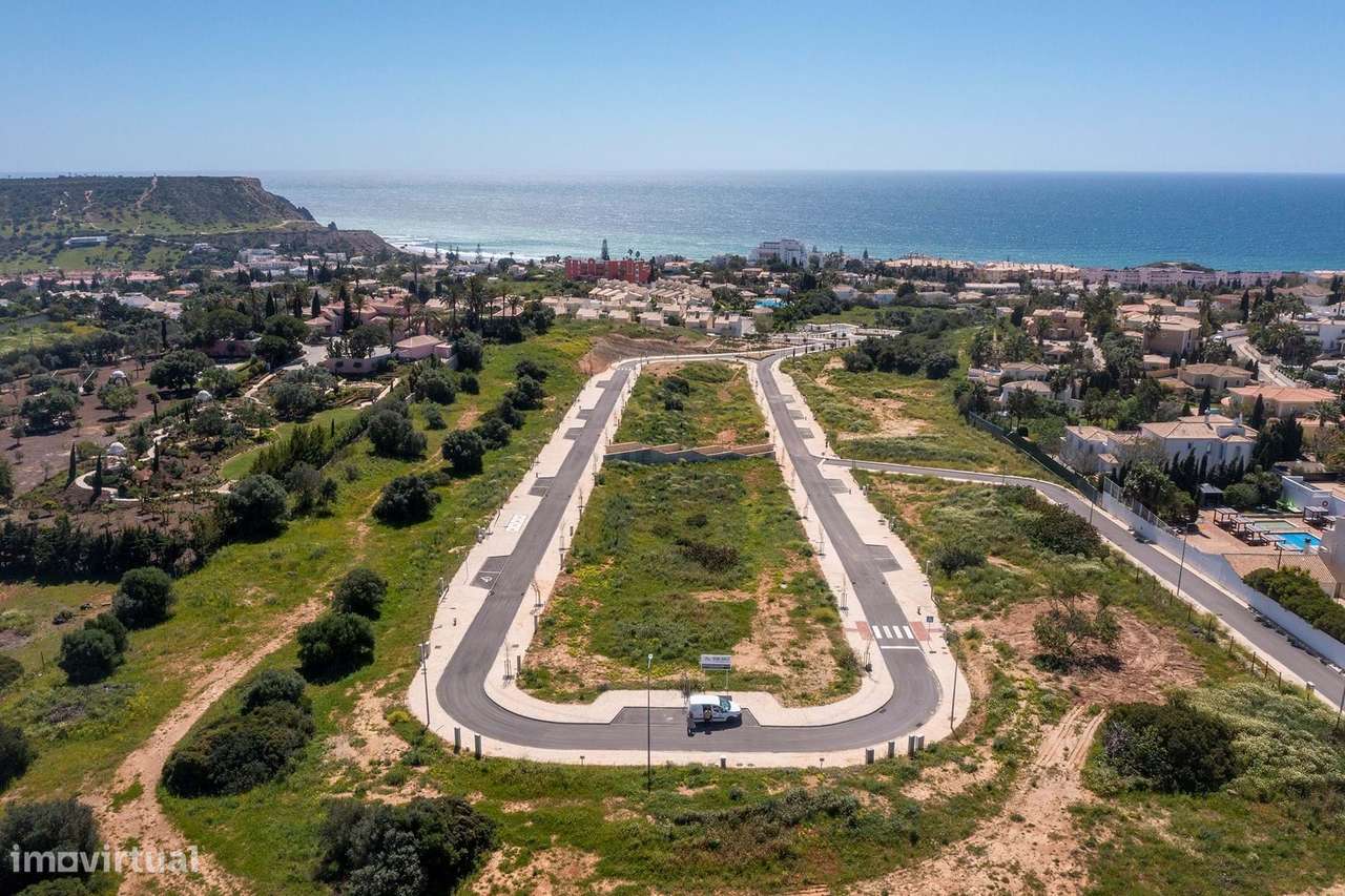 LOTE URBANO PARA VENDA NA PRAIA DA LUZ, MONTE LEMOS - Grande imagem: 4/5