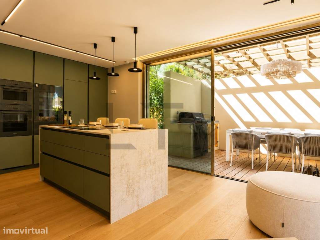 Moradia T5 em Banda com Condominio com Piscina para Venda em Carcav...-11