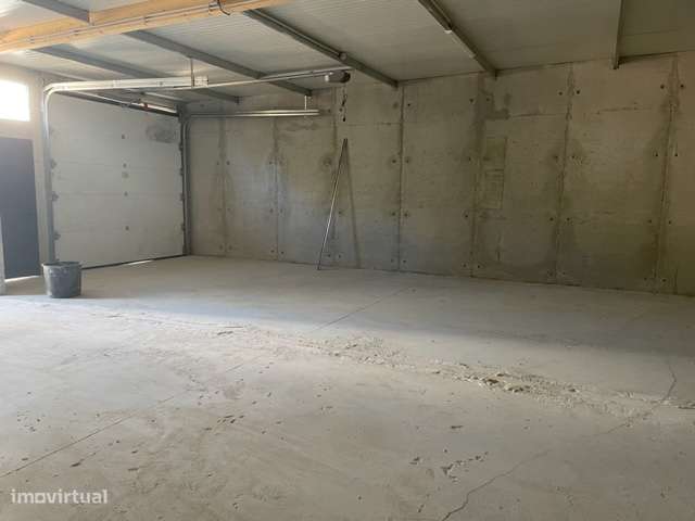 Garagem Box Nova com 52 m² – A 5 min. do Centro de Torres Vedras - Grande imagem: 3/17