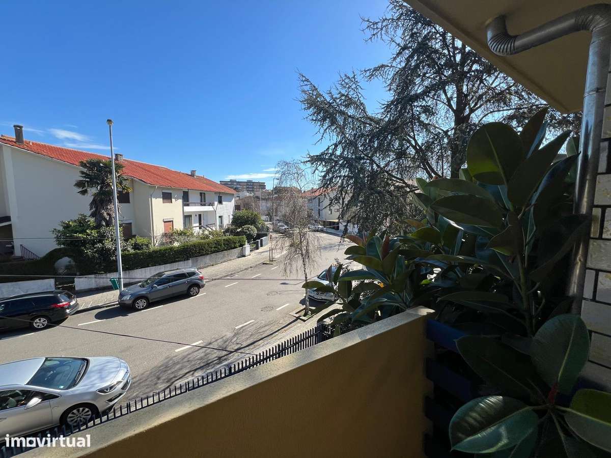 Moradia T4+2  3 Frentes monte dos Burgos-9