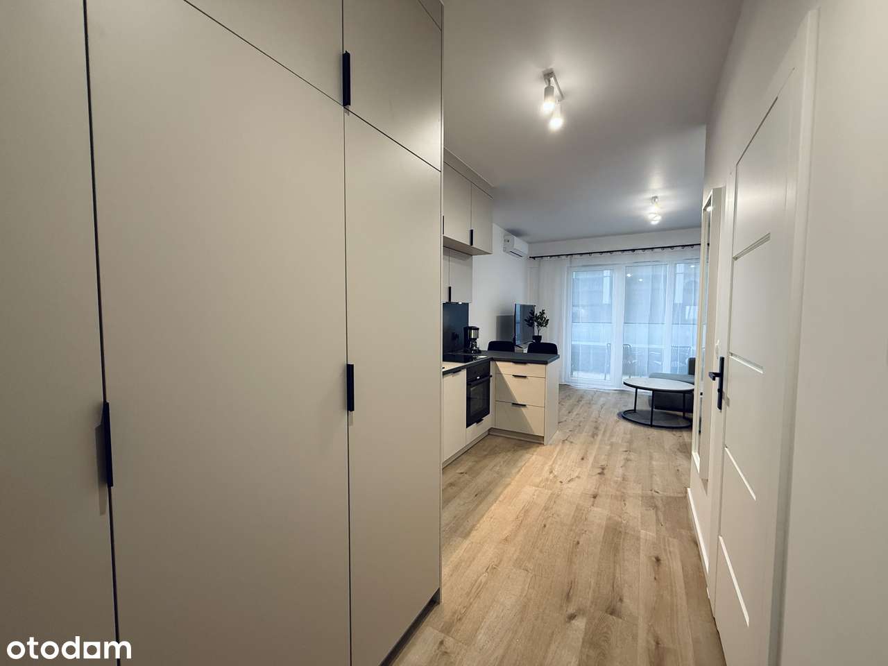 Mieszkanie typu studio w Śródmieściu - wykończone i umeblowane, balkon-4