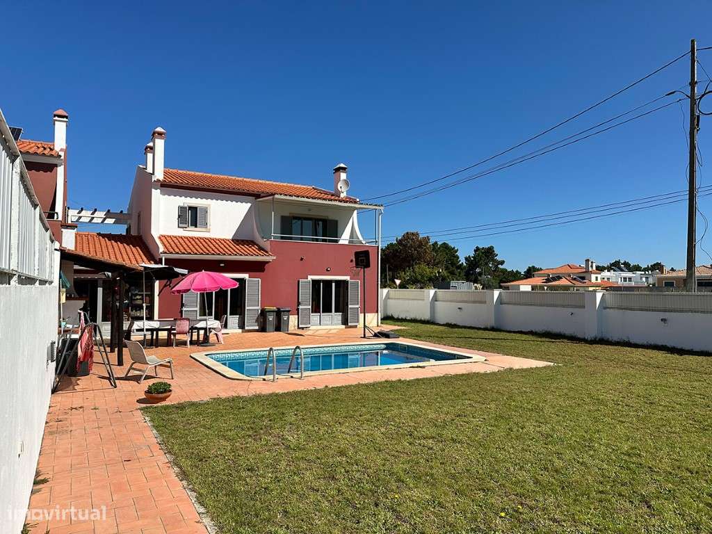 Moradia a Venda Em Azeitão com Piscina e Furo, lote de 705m2 - Grande imagem: 3/42