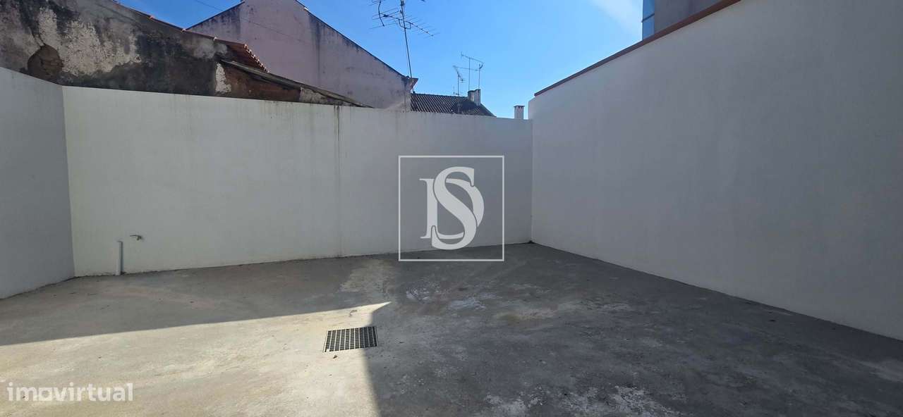 Moradia T2+2 Totalmente Remodelada a 5 Minutos da Estação do Entroncam-5