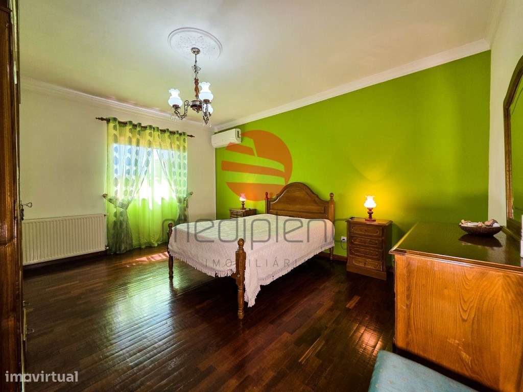 MORADIA T6 C/ GARAGEM-9