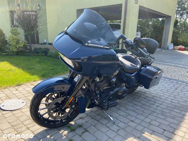 Harley-Davidson Touring Road Glide - 1