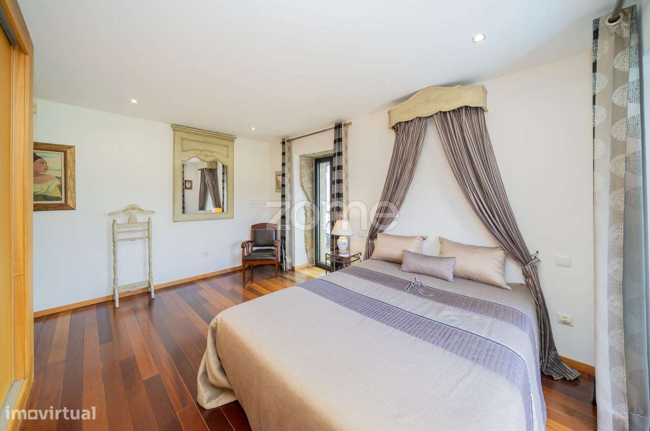 Moradia T5 + 1 com Piscina em Espinho, Braga-46